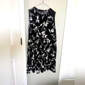 Banana Republic Black And White Dress (Tall)